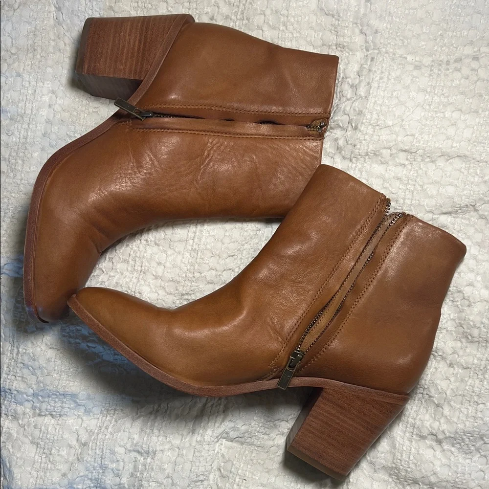 Frye women Tan Leather Ankle Booties - Picture 3 of 8